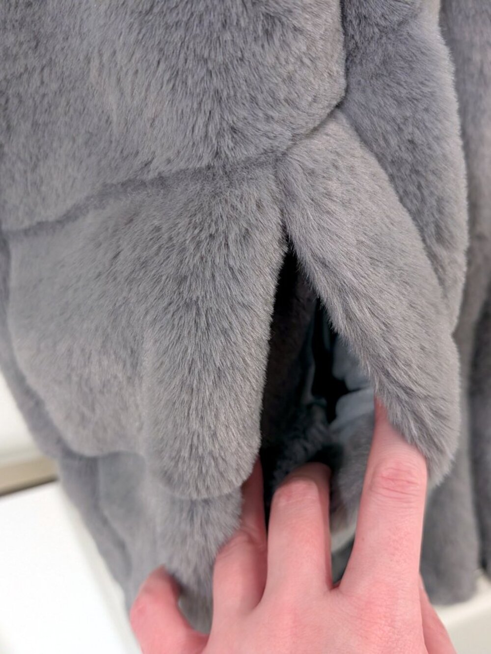 NWT Avec Les Filles Hooded Faux Fur Vest - Picture 3 of 6